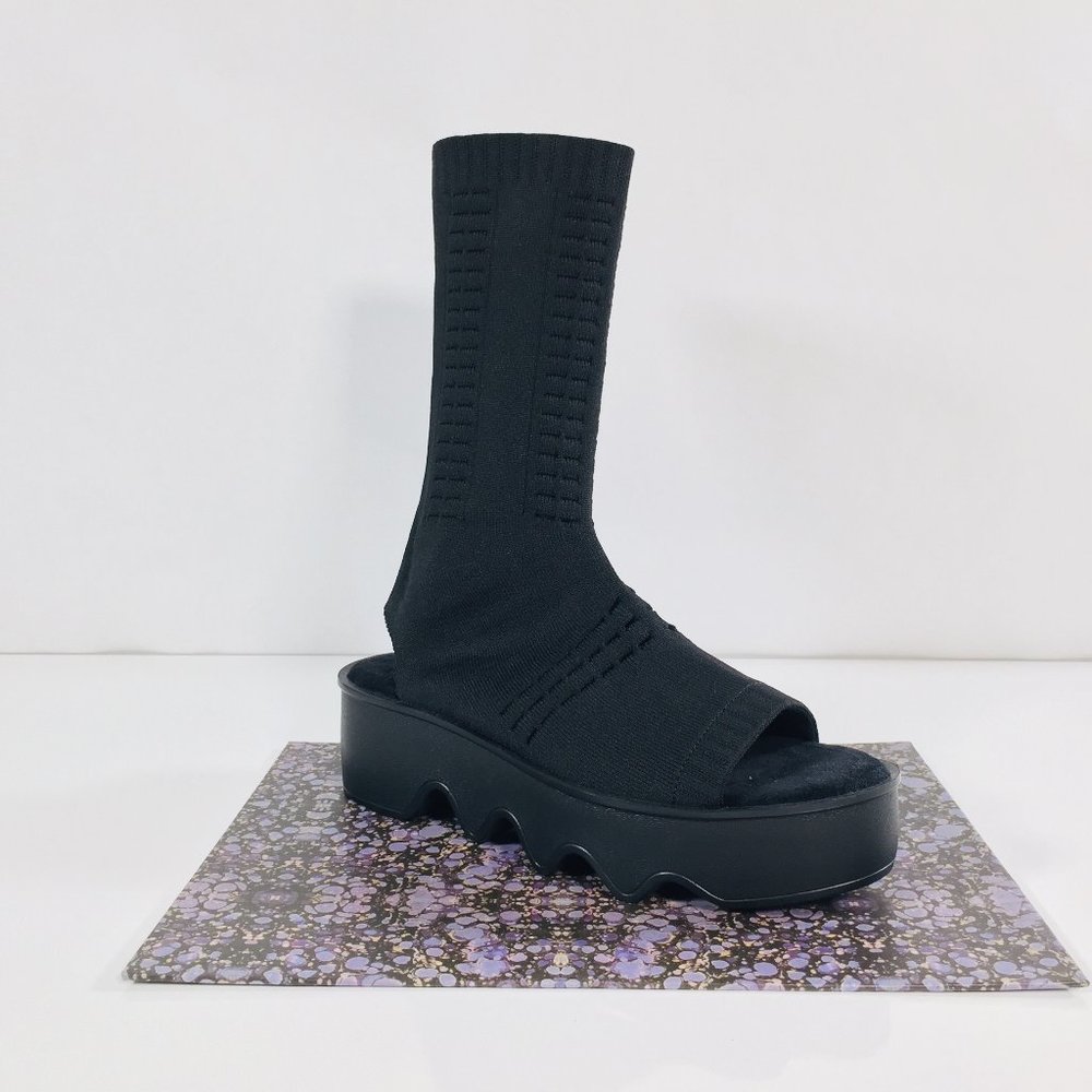GUERDON: Rigid Flatform, Sock form Peep Toe